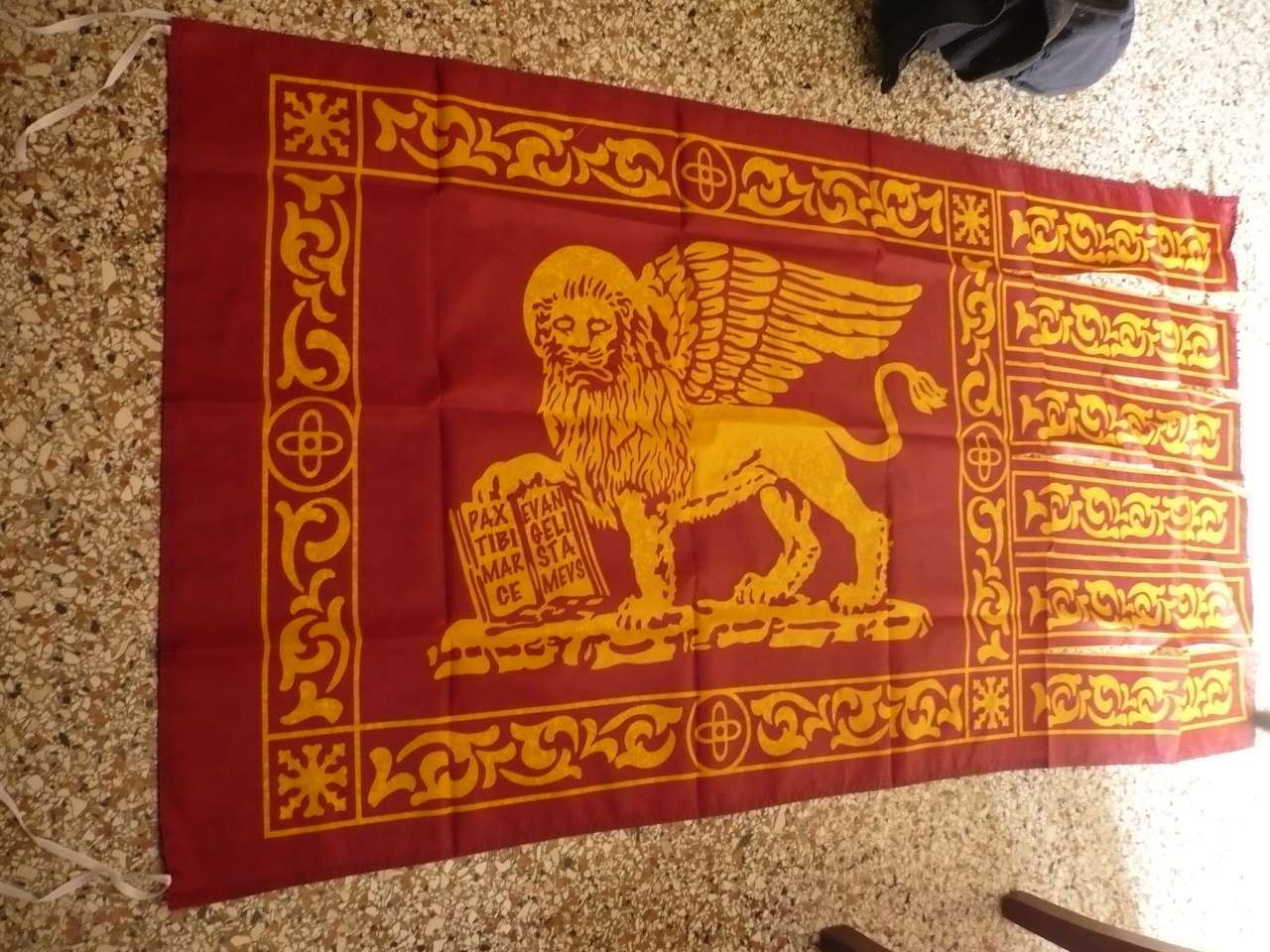 Oggi è una giornata di Festa e Felicità e Plebiscito.eu augura a tutti di passare serenamente le Festività di Pasqua. In questi giorni monta anche il grande entusiasmo per le Bandiere Venete che Plebiscito.eu ha messo a disposizione sul proprio sito internet. Abbiamo già esaurito il primo slot di bandiere in promozione e ora sono [&hellip;]